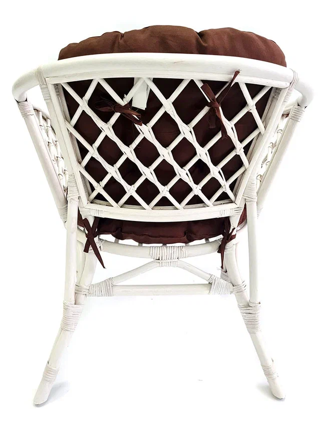 Кресло Багама белый матовый с коричневой подушкой вид
