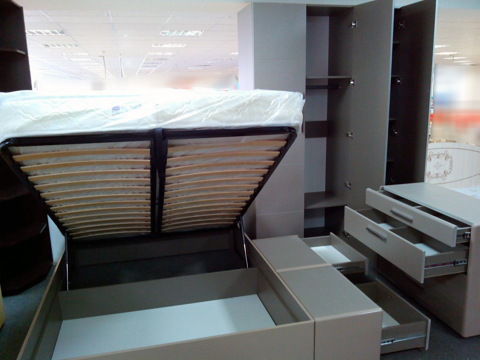 картинка Кровать Вива белая (Браво ) двуспальная  магазин Мебель Легко